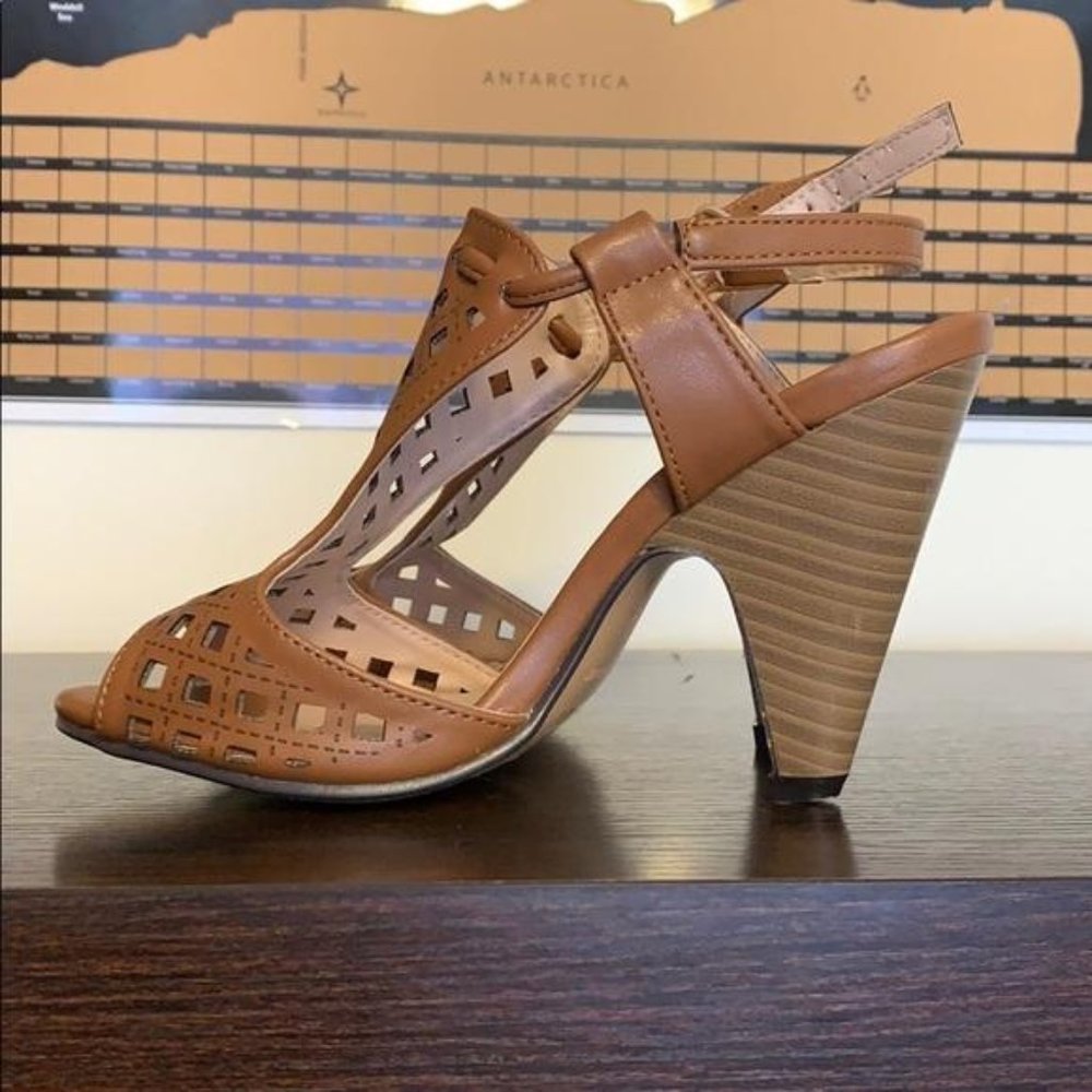 Forever - Brown Faux Leather Sandals 4" Heel Sz. 5.5